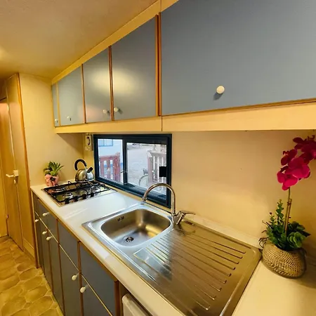 Mobile Standard With Covered Veranda Near Trasimeno Holiday home